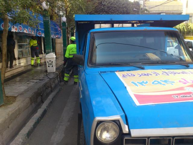 شست و شوی دیوارهای مسجد منیریه